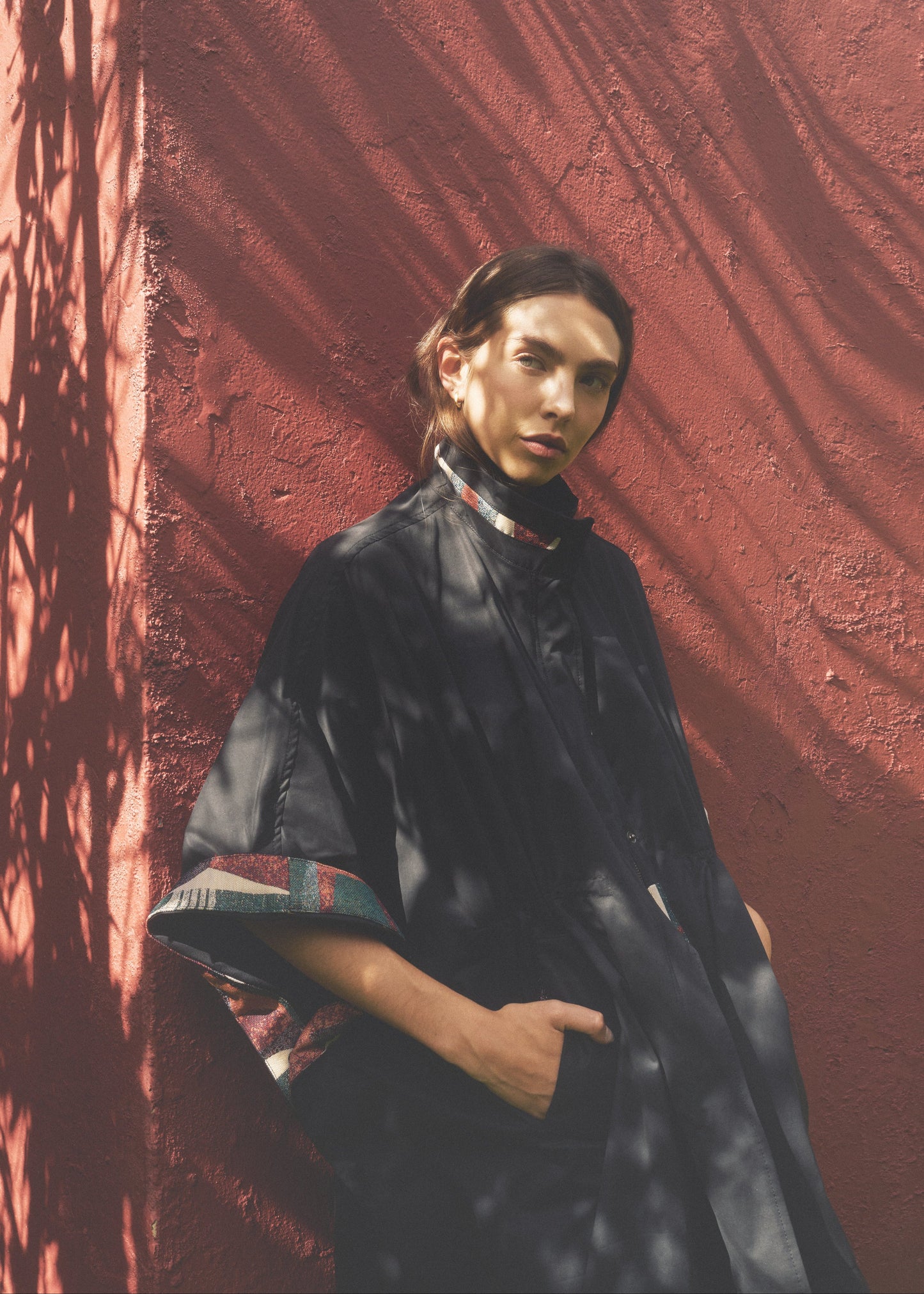 CAPE COAT REGULAR PRAGA BLACK COLORS